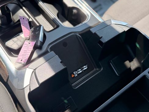 Used 2024 GMC Sierra 1500 Elevation w/ X31 Off-Road Package AWD/4WD image 30