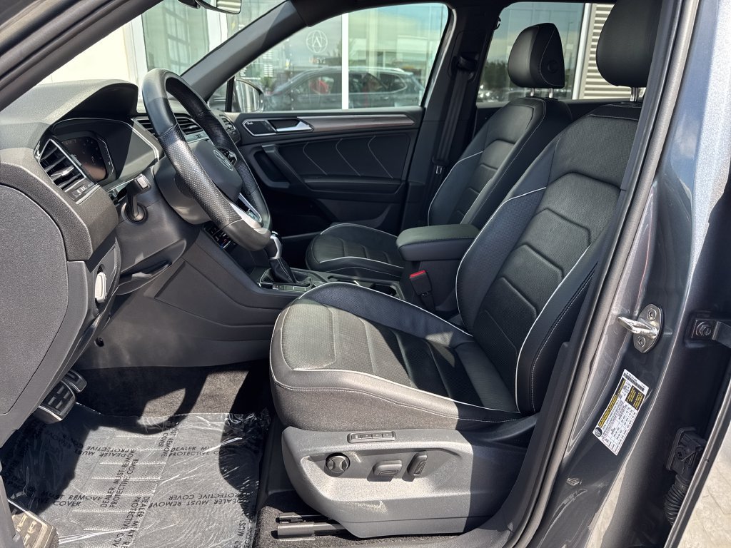 Certified 2023 Volkswagen Tiguan SEL R-Line AWD/4WD image 17