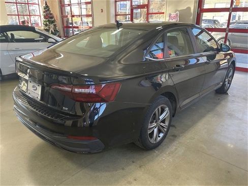 Used 2023 Volkswagen Jetta SE image 7
