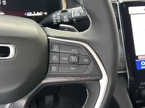 New 2025 Jeep Grand Cherokee L Limited image 29