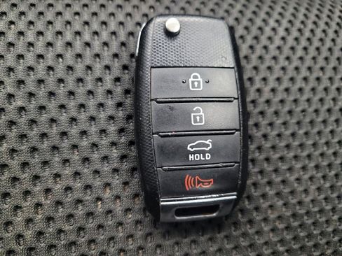 Used 2020 Kia Optima LX image 32