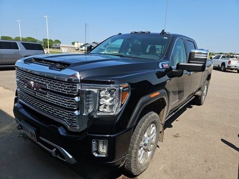 Used 2023 GMC Sierra 3500 Denali AWD/4WD image 3