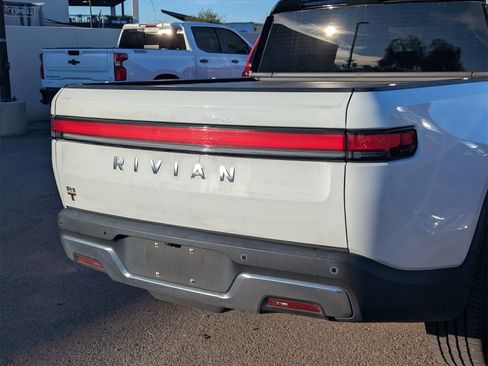 Used 2022 Rivian R1T Adventure image 7