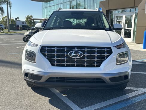 New 2026 Hyundai Venue SEL image 3