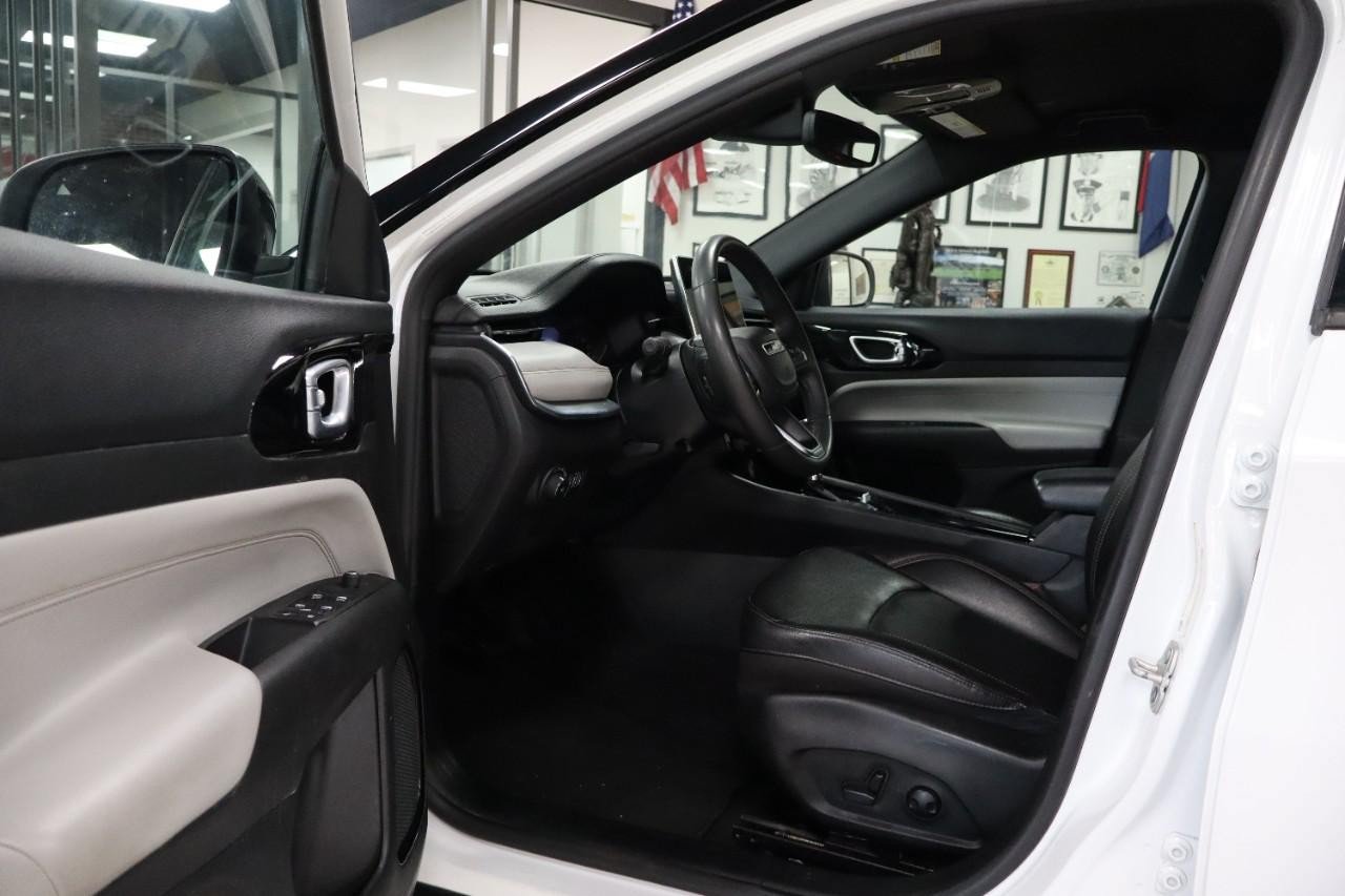 Used 2024 Jeep Compass Limited AWD/4WD image 10