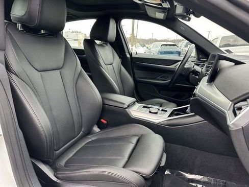 Used 2023 BMW i4 eDrive35 w/ Premium Package image 9