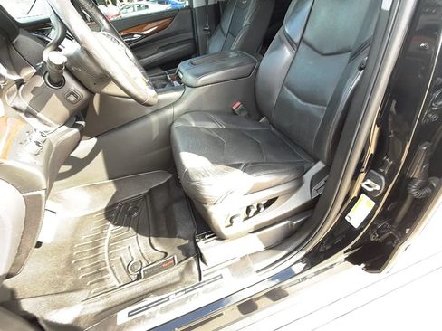 Used 2019 Cadillac Escalade ESV Premium Luxury AWD/4WD image 88
