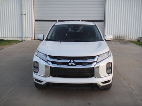 Used 2021 Mitsubishi Outlander Sport SE image 3