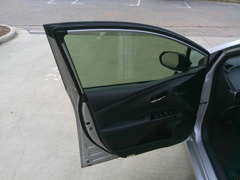 Used 2022 Toyota Prius image 17