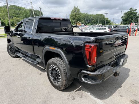 Used 2022 GMC Sierra 3500 Denali w/ Denali Ultimate Package AWD/4WD image 9