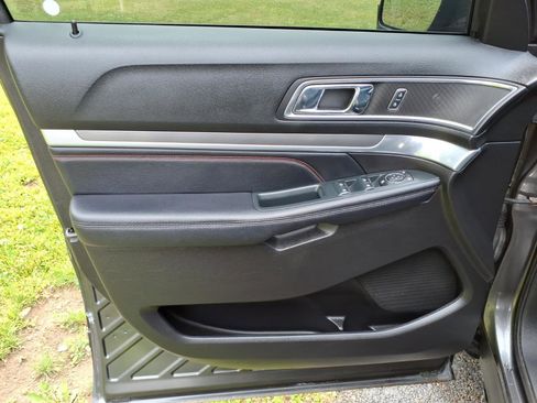 Used 2018 Ford Explorer Sport AWD/4WD image 16