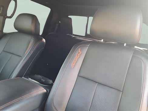 Used 2024 Nissan Titan PRO-4X w/ Pro-4x Convenience Package image 18