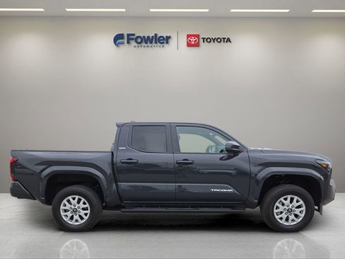 Certified 2025 Toyota Tacoma SR5 w/ SR5 Upgrade Package image 8