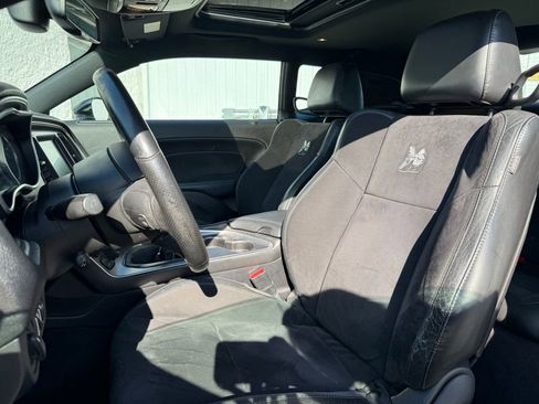 Used 2016 Dodge Challenger R/T Scat Pack w/ Leather Interior Group image 7