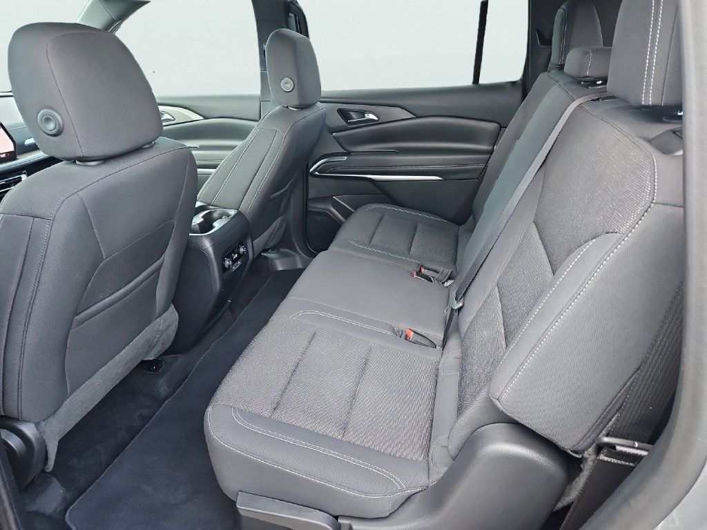 Used 2024 Chevrolet Traverse LS w/ Midnight/Sport Edition AWD/4WD image 32