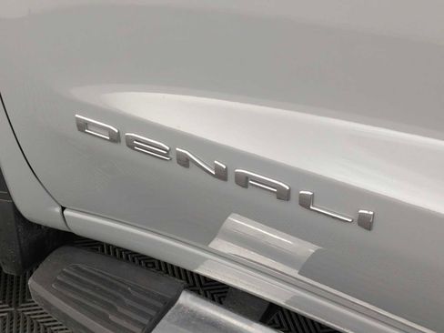 Used 2025 GMC Sierra 1500 Denali w/ Technology Package AWD/4WD image 11