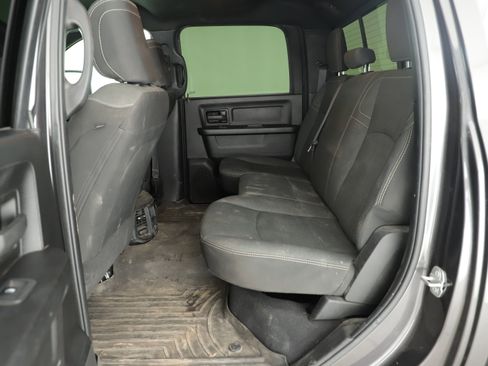 Used 2024 RAM 2500 Tradesman w/ Chrome Appearance Group image 16