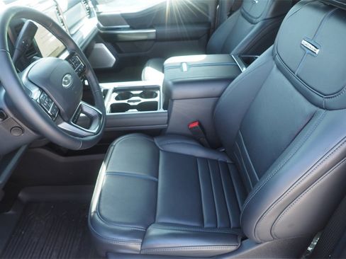 Used 2025 Ford F350 Platinum image 11