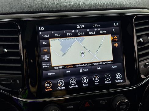 Used 2021 Jeep Grand Cherokee Laredo X AWD/4WD image 18
