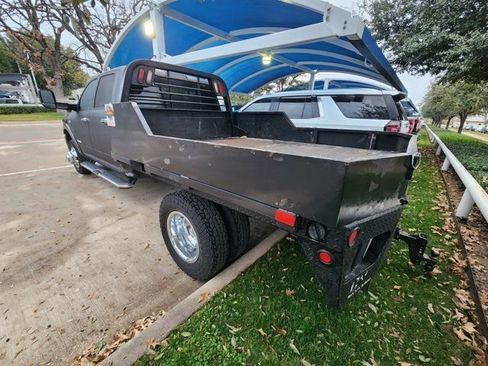 Used 2022 RAM 3500 Tradesman w/ Chrome Appearance Group image 4