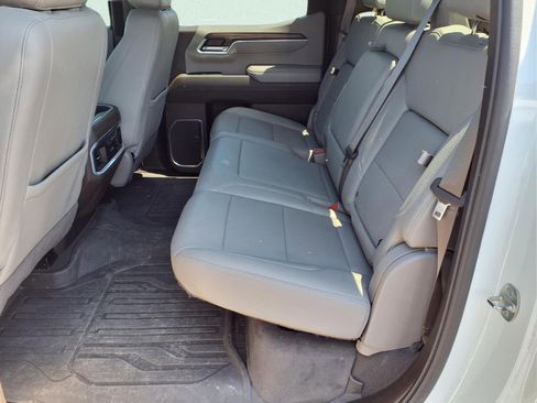Used 2022 GMC Sierra 1500 SLT w/ SLT Premium Plus Package AWD/4WD image 16