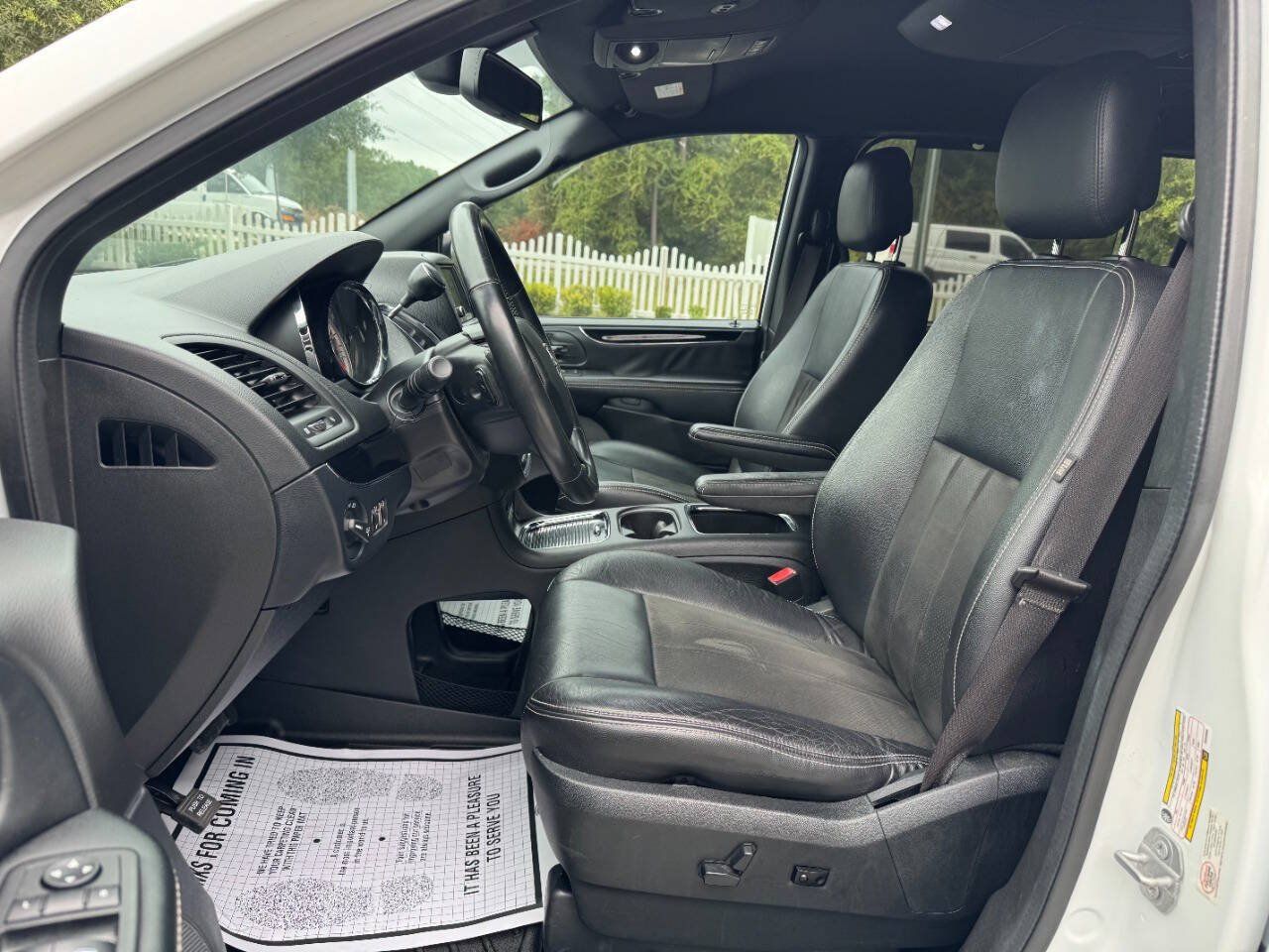 Used 2019 Dodge Grand Caravan SXT w/ Driver Convenience Group FWD image 10