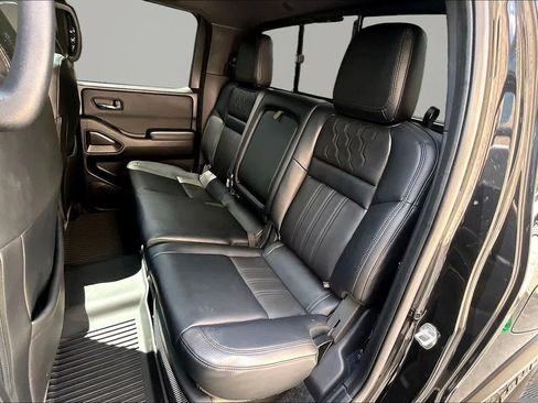 Used 2022 Nissan Frontier PRO-4X w/ Pro-4X Premium Package AWD/4WD image 21