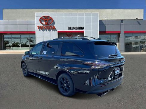 New 2026 Toyota Sienna XLE Woodland Edition AWD/4WD image 5