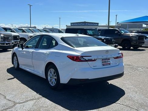 Used 2025 Toyota Camry LE FWD image 5
