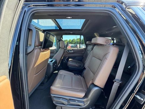 Used 2023 Chevrolet Tahoe High Country w/ Advanced Technology Package AWD/4WD image 12