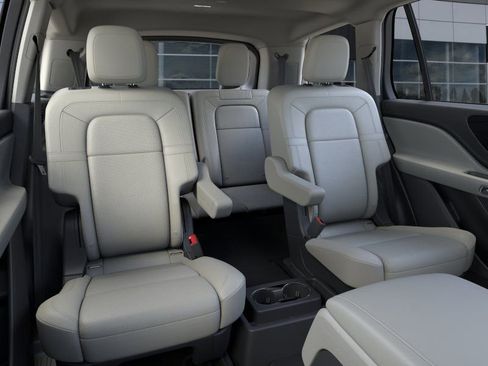 New 2026 Lincoln Aviator Reserve RWD image 11