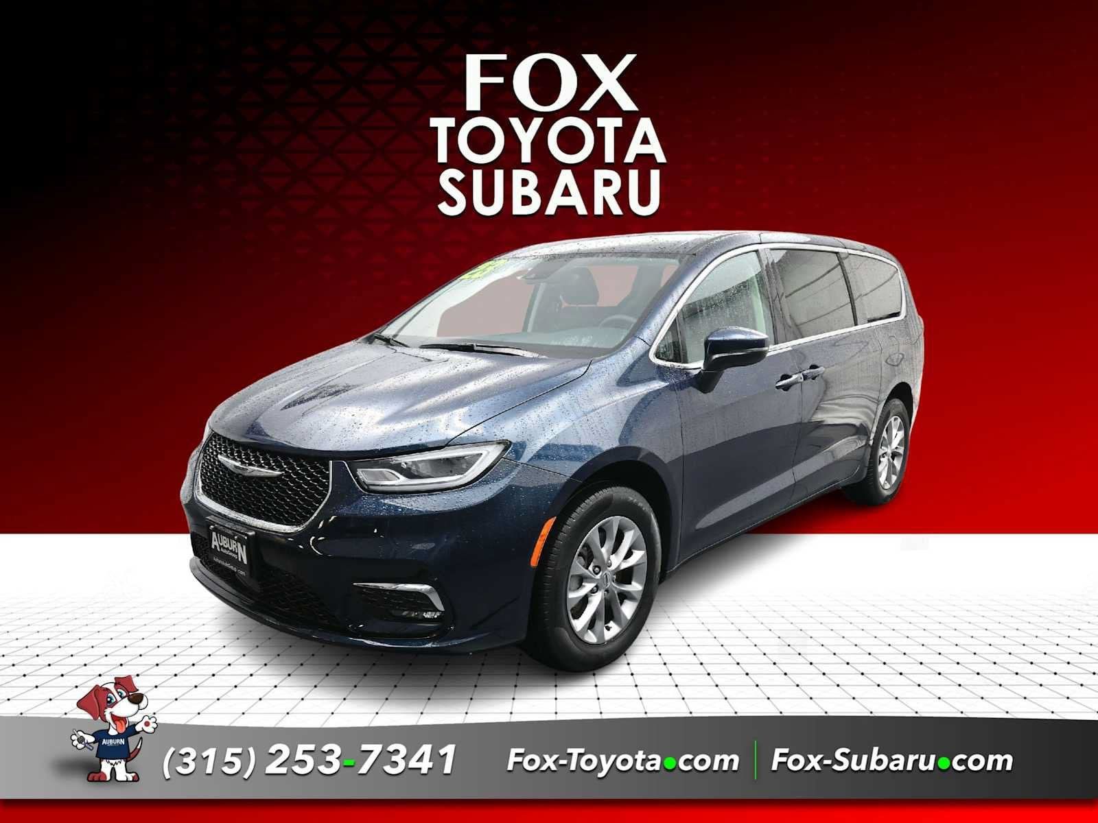 Used 2023 Chrysler Pacifica Touring-L AWD/4WD image 1