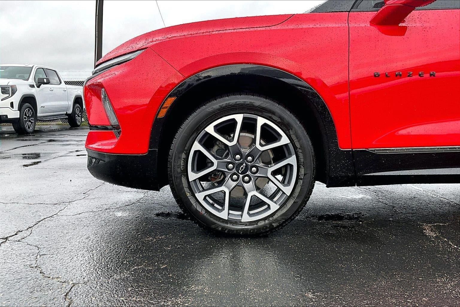 Used 2023 Chevrolet Blazer RS w/ Driver Confidence II Package AWD/4WD image 2