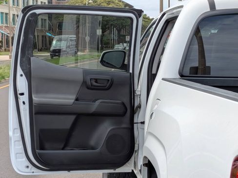 Used 2021 Toyota Tacoma SR image 12