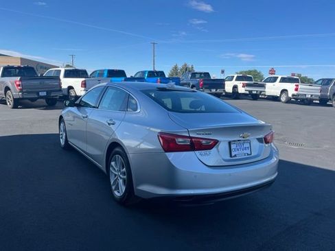 Used 2017 Chevrolet Malibu LT w/ Driver Confidence Package FWD image 11