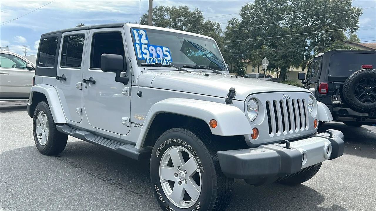 Used 2012 Jeep Wrangler Unlimited Sahara w/ Max Tow Pkg AWD/4WD image 7