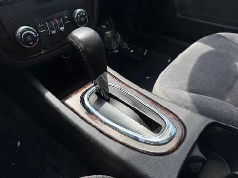 Used 2013 Chevrolet Impala LT w/ LT Sunroof Package FWD image 29