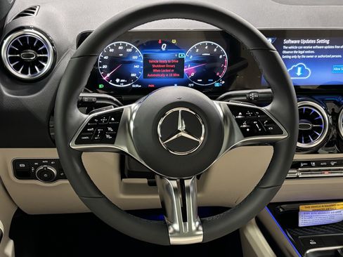 New 2026 Mercedes-Benz GLA 250 image 18