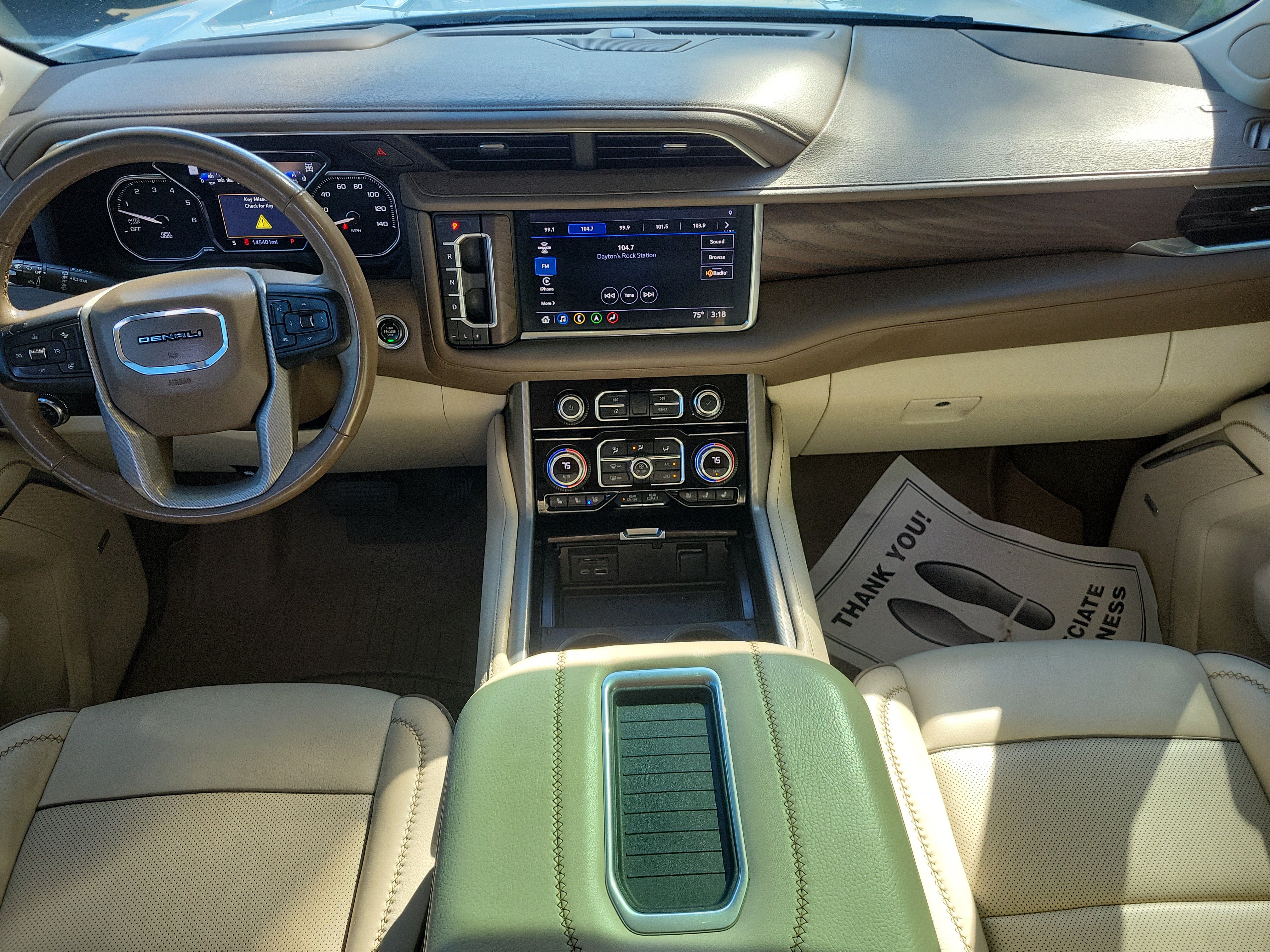 Used 2021 GMC Yukon XL Denali w/ Denali Premium Package AWD/4WD image 9