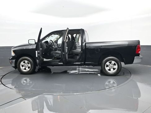 Used 2024 RAM 1500 Classic SLT image 28
