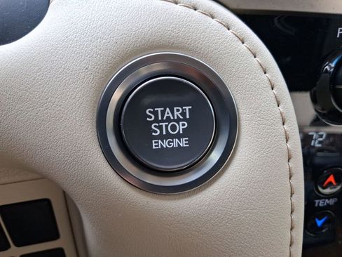 Used 2021 Lexus LX 570 4WD w/ Luxury Package image 26