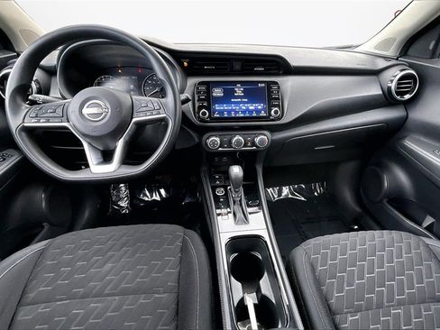 Used 2023 Nissan Kicks SV image 7