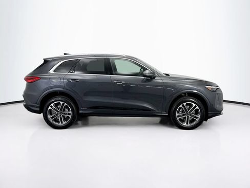 Used 2025 Audi Q5 Premium Plus w/ Premium Plus AWD/4WD image 5