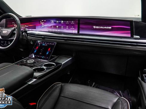 Used 2025 Cadillac Escalade Sport w/ Touring Package AWD/4WD image 18