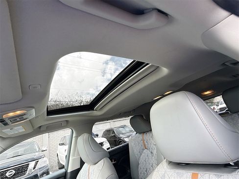 Used 2023 Toyota Highlander Bronze Edition image 24