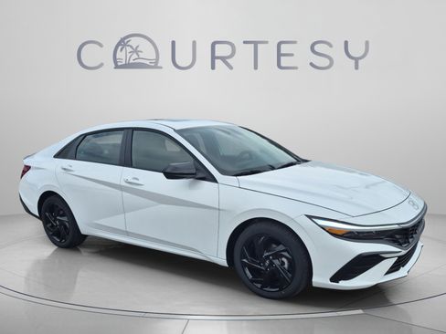 New 2026 Hyundai Elantra SEL Sport FWD image 7