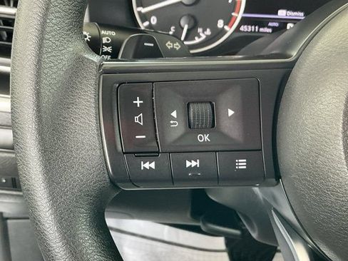 Used 2024 Nissan Rogue SV AWD/4WD image 27