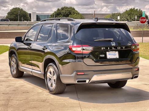 Certified 2026 Honda Pilot EX-L image 5