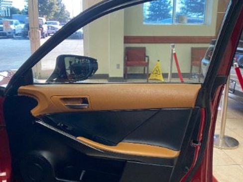 Used 2022 Lexus IS 300 image 13