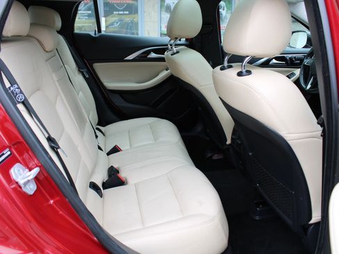 Used 2017 INFINITI QX30 Premium w/ Navigation Package image 19